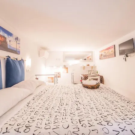 Bed In Naples-3