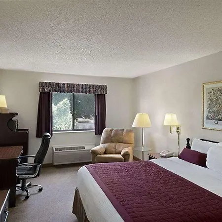 Baymont By Wyndham Whitewater-3