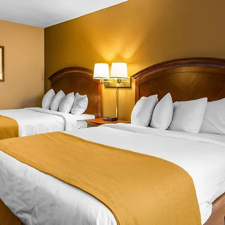 Quality Inn Scottsburg-3