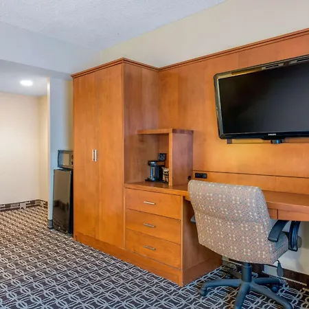 Quality Inn Savannah Historic District-2
