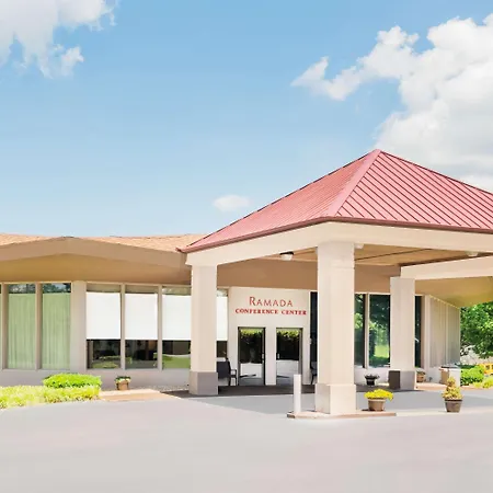 Ramada By Wyndham Lexington North Hotel & Conference Center-3