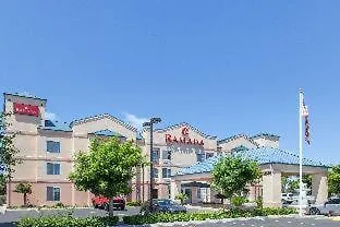 Ramada By Wyndham Fresno Northwest-2