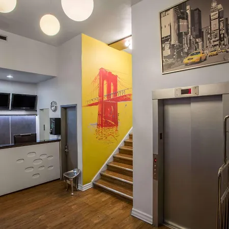 Super 8 By Wyndham Brooklyn / Park Slope Hotel-3