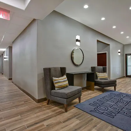 Hampton Inn & Suites Dallas-Desoto-2