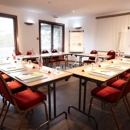 Greet Hotel Versailles - Voisins Le Bretonneux-3