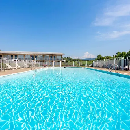 Days Inn By Wyndham Breezewood-3