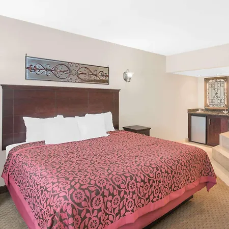 Days Inn By Wyndham Springfield/Phil.Intl Airport-2