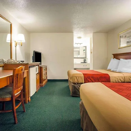 Econo Lodge Somers Point-2