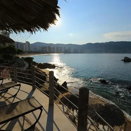 Suites con Playa Privada en Condominio Torres Gemelas-2