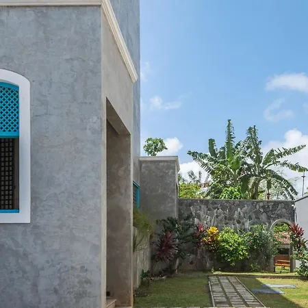 Beverly Suites Mount Lavinia-2