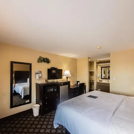 Relax Inn And Suites Kuttawa Eddyville-2