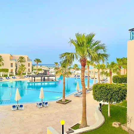 Ivy Cyrene Island Aqua Park Resort (Adults Only)-3