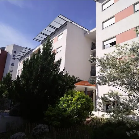 Apparthotel Privilodges Lyon Lumière-2