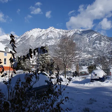 Hotel De La Gare-3