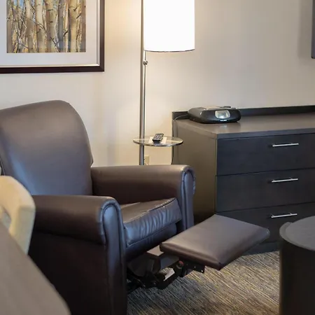 Sonesta Simply Suites Chicago Waukegan-3