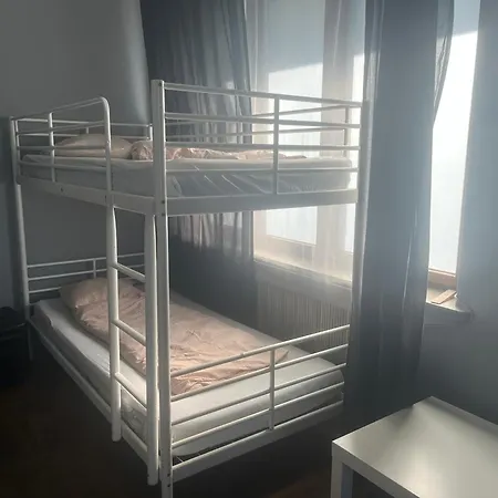 4 Couples & 4 Friends Hostel-3