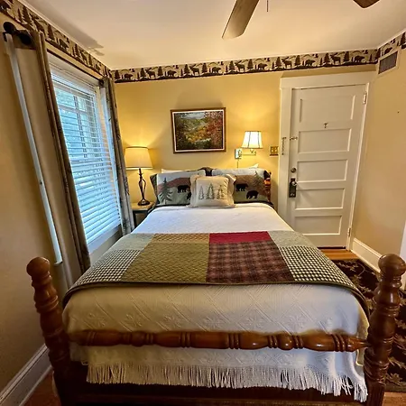 Red Rocker Inn-2
