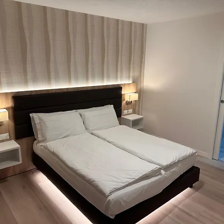 Hotel Derby S-2