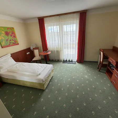 Hotel Breitenlee-3