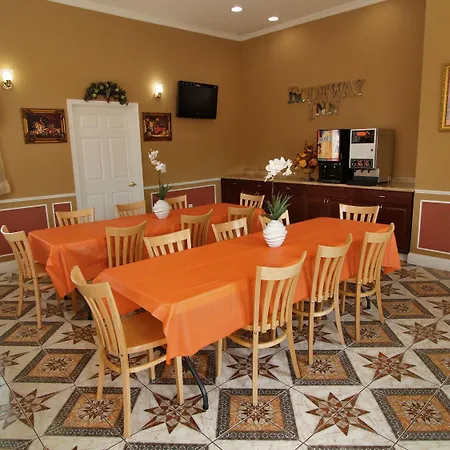 Parkway Inn Philadelphia Airport-2