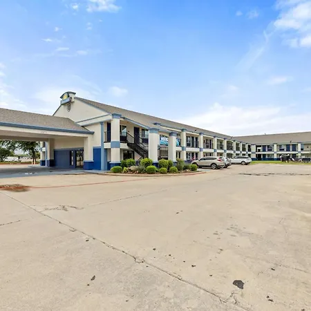 Days Inn By Wyndham Mckinney-3