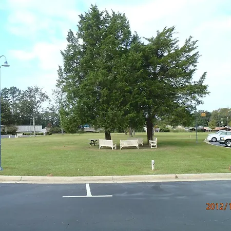 Days Inn By Wyndham Alexander City-2