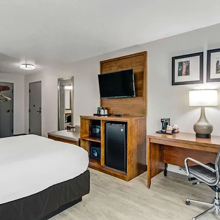 Comfort Suites Near I-80 And I-94-2