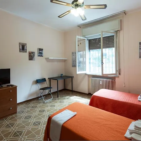 Fare Bnb Room Via Monte 14-2