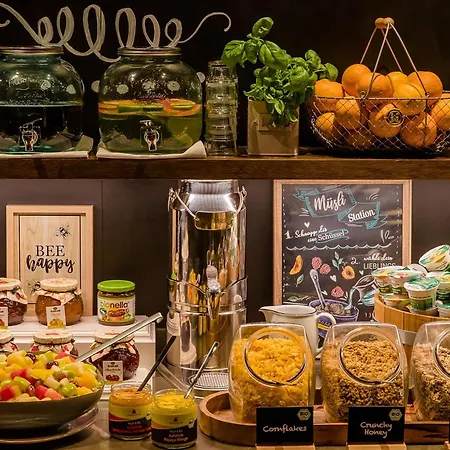 Motel One Berlin-Ku'Damm-2