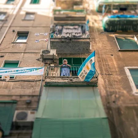 Mira Maradona-2