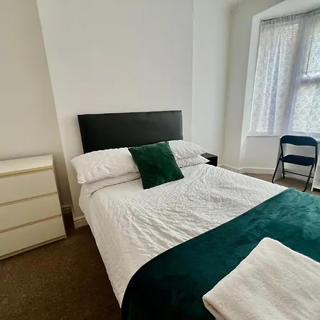 The Coral Guest House 1 Fratton Park Portsmouth-3