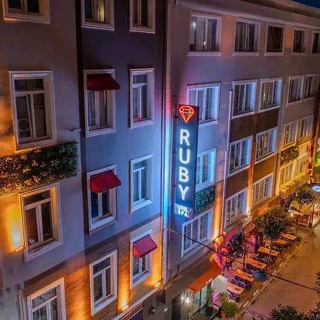 Ruby Hotel-2