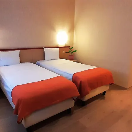 Hotel Taormina Brussels Airport-3