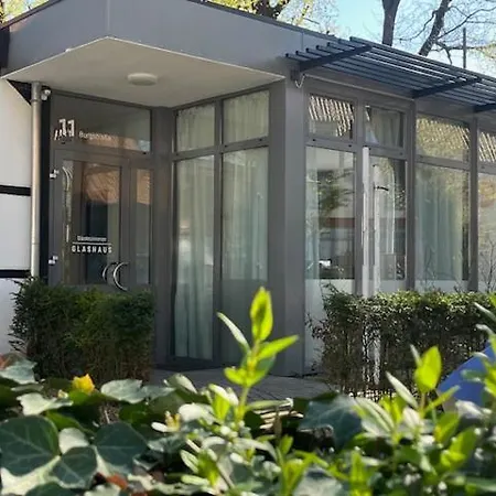 Glashaus mit 3 Gästezimmer-3