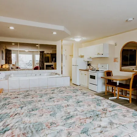Western Budget Plus Mosaic Suites-3