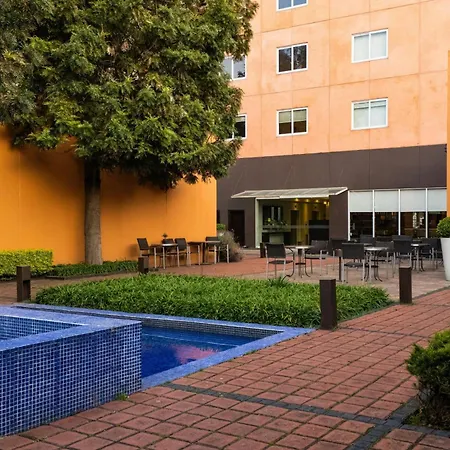 Courtyard Toluca Tollocan-3