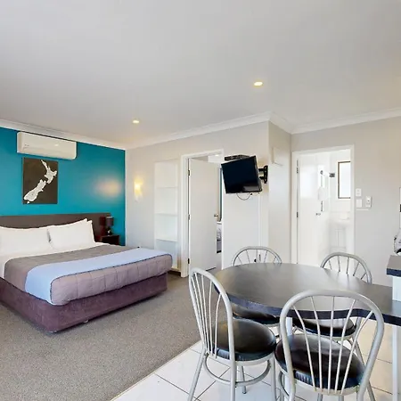 Albatross Motel-2