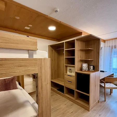 Hotel Crystal-3
