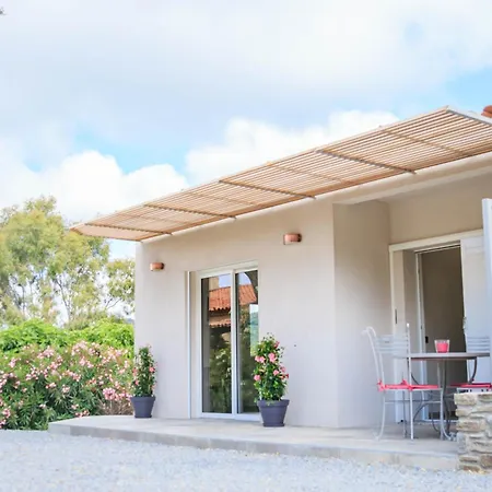 La Villa Nais PADEL&PISCINE -Suites&Appartements-3