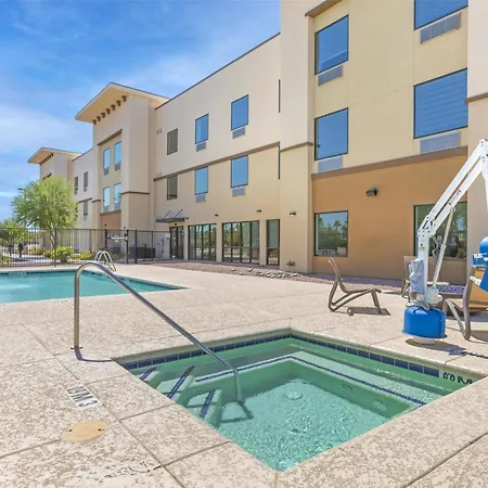 Best Western Plus Casa Grande Inn & Suites-3