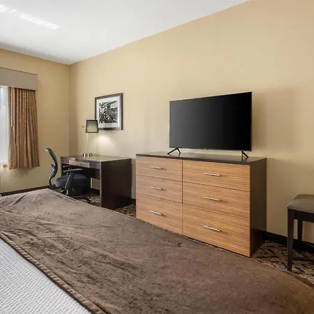 Best Western Plus College Park Hotel-3