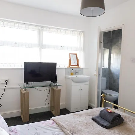 Carlton House Guesthouse-2