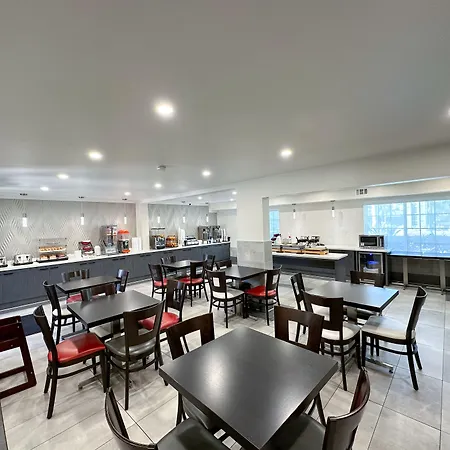 Ramada By Wyndham Anaheim Convention Center-3