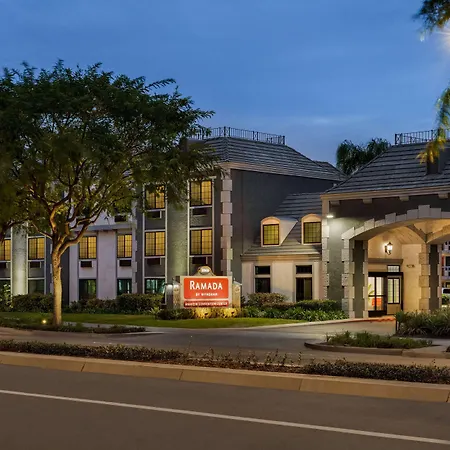 Ramada By Wyndham Anaheim Convention Center-2