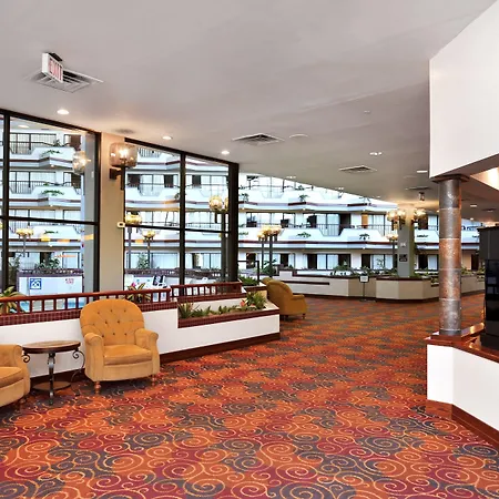 Howard Johnson By Wyndham Lima-3