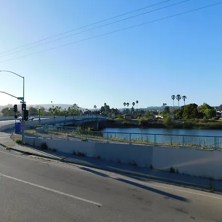 Super 8 By Wyndham Santa Cruz Beach-2