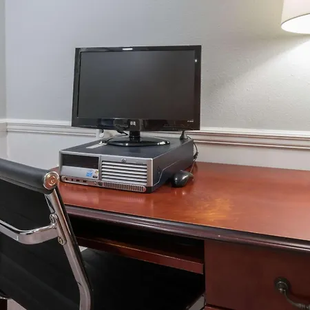 Super 8 By Wyndham Alexander City-3