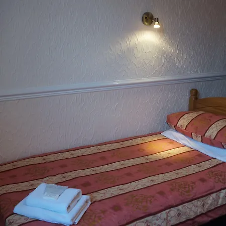 The Hampton Court Guesthouse-2