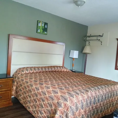 Maple Leaf Motel-3