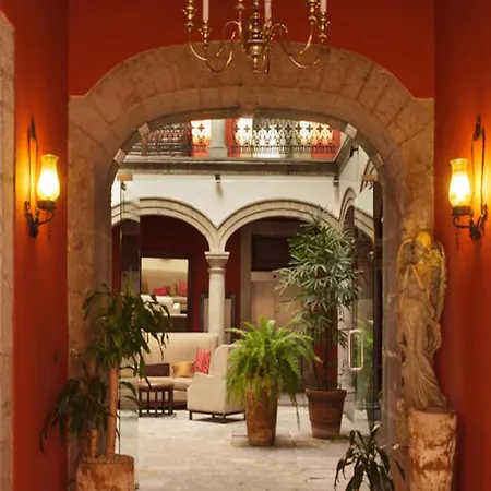Hotel Misión Catedral Morelia-3